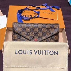 Louis Vuitton Josephine Wallet